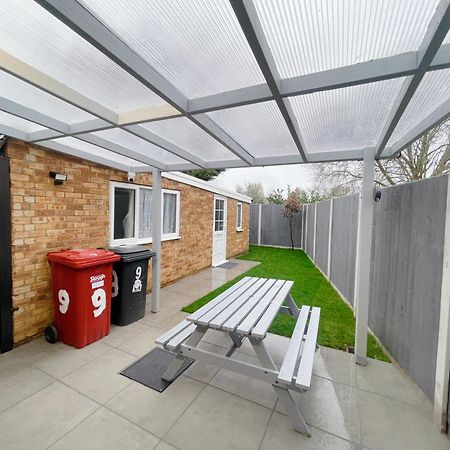 Home Near London Heathrow, Slough,Windsor,Legoland Colnbrook Esterno foto